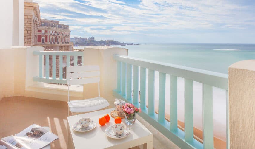 Биарриц Аренда роскошных апартаментов в элегантном особняке по соседству с Отелем дю Пале, прямо на берегу океана